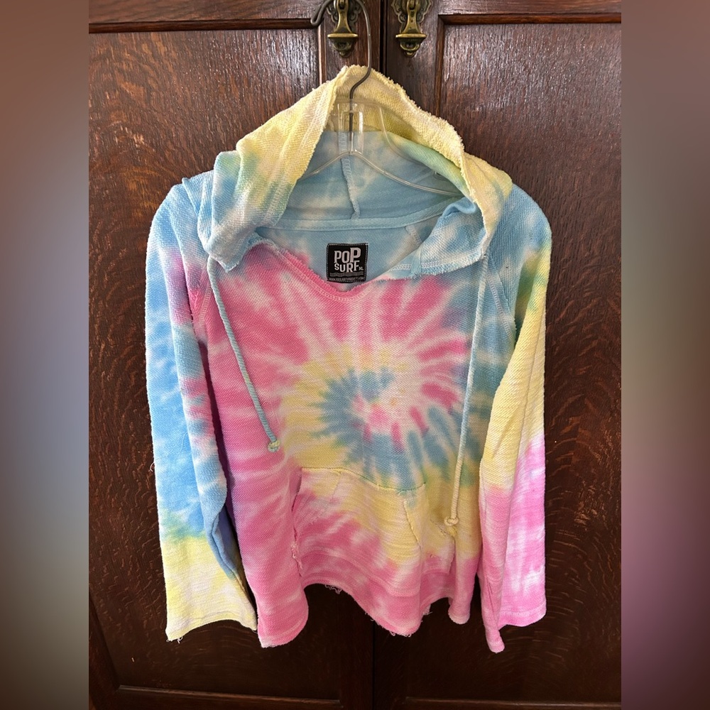 NWT Pop Surf Tie dye Hooded Sweatshirt